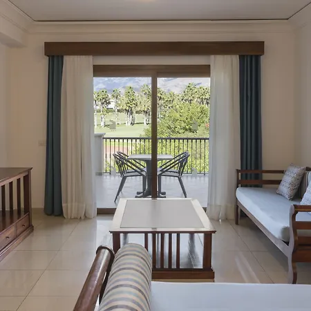 Marylanza & ホテル